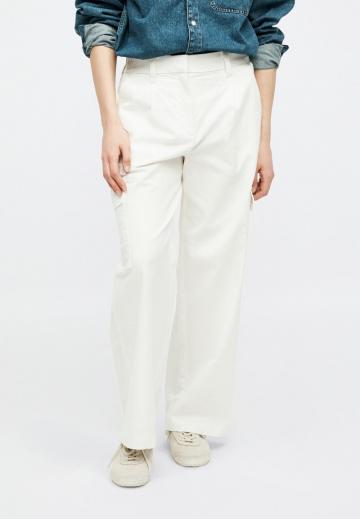 Брюки с накладными карманами