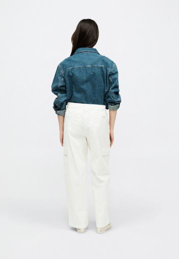 Брюки с накладными карманами