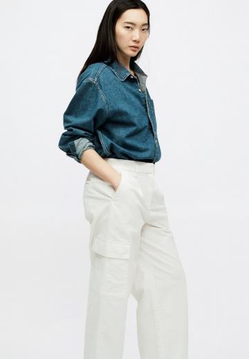 Брюки с накладными карманами