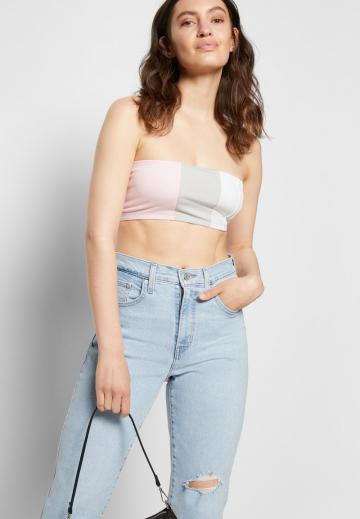 Топ без бретелек