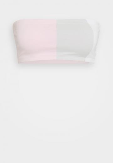 Топ без бретелек