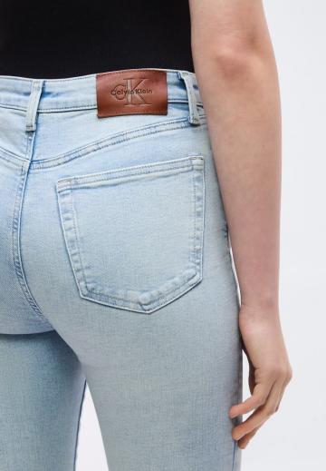 Узкие джинсы