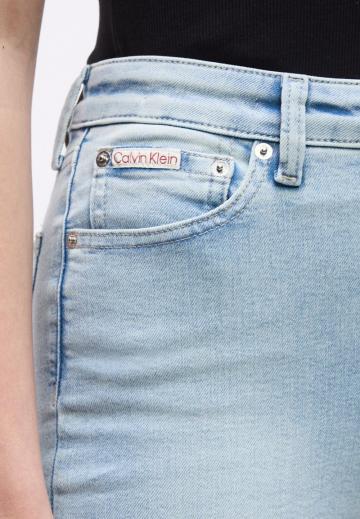 Узкие джинсы