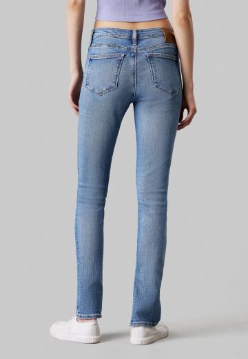 Узкие джинсы