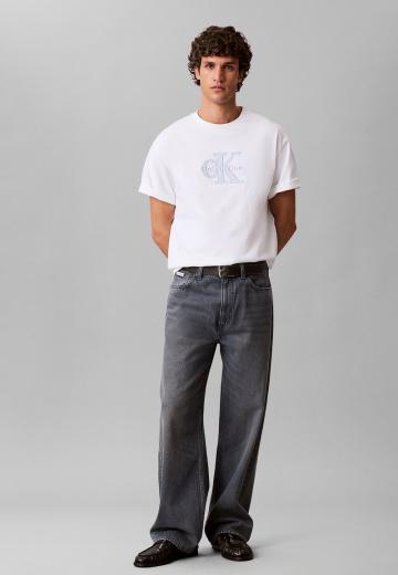 Прямые джинсы