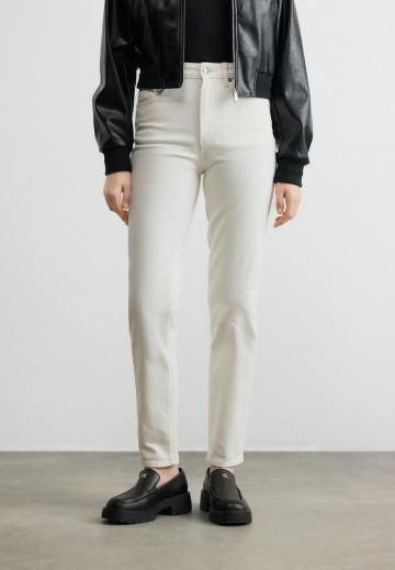 Узкие джинсы