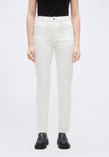 Узкие джинсы