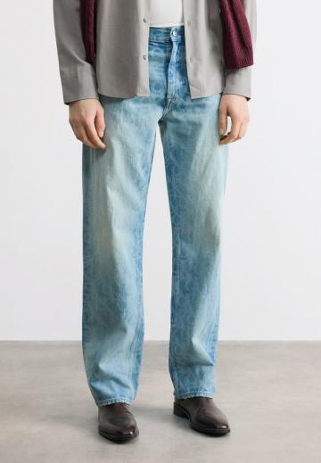 Прямые джинсы