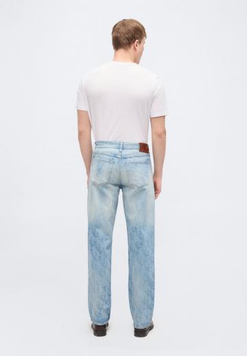 Прямые джинсы