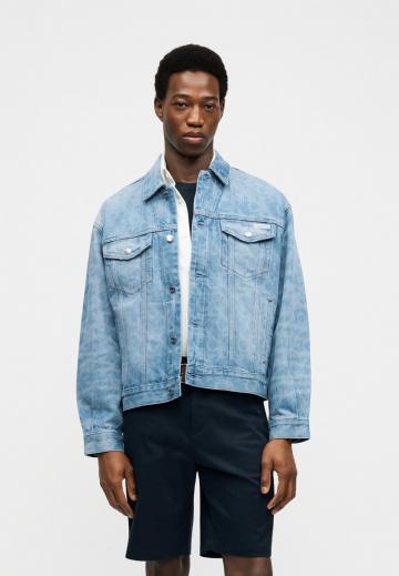 Джинсовая куртка