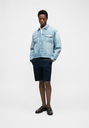 Джинсовая куртка