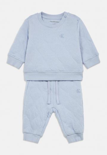 Набор одежды