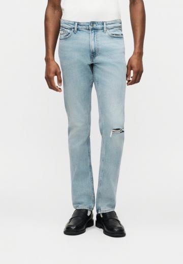 Узкие джинсы