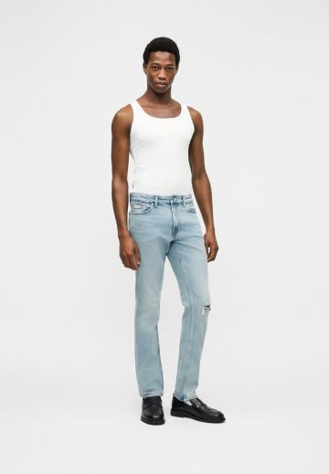 Узкие джинсы