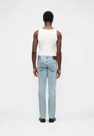 Узкие джинсы