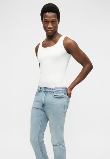 Узкие джинсы