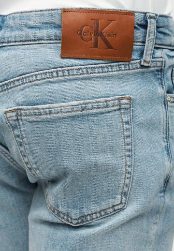 Узкие джинсы