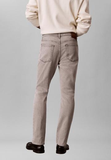 Узкие джинсы