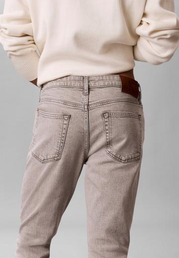 Узкие джинсы