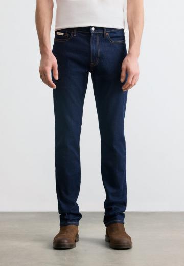 Узкие джинсы