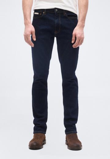 Узкие джинсы