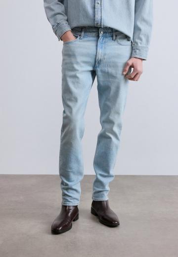 Узкие джинсы