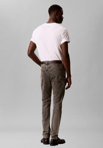 Узкие джинсы