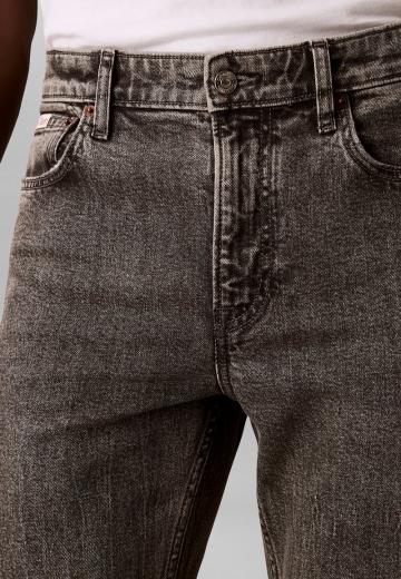 Узкие джинсы