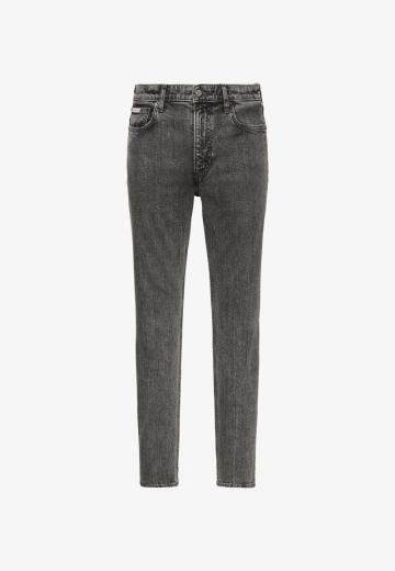 Узкие джинсы