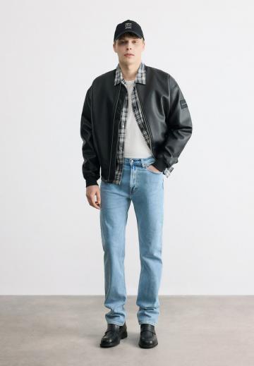 Прямые джинсы