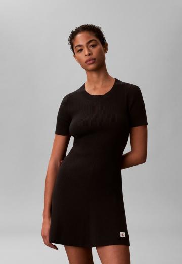 Вязаное платье