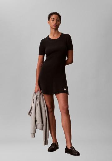 Вязаное платье