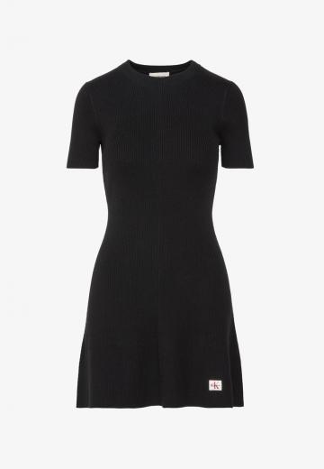 Вязаное платье