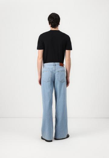 Свободные джинсы