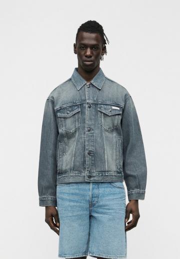 Джинсовая куртка