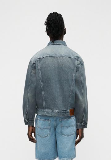 Джинсовая куртка