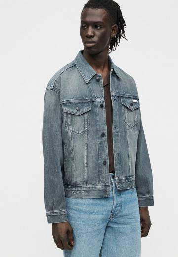 Джинсовая куртка