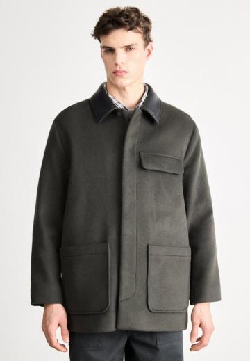 Короткое пальто