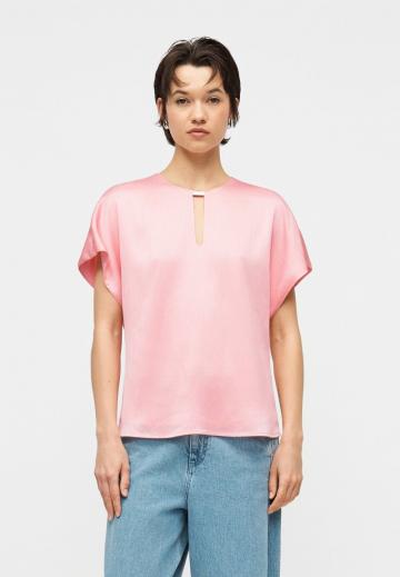 Атласная блузка