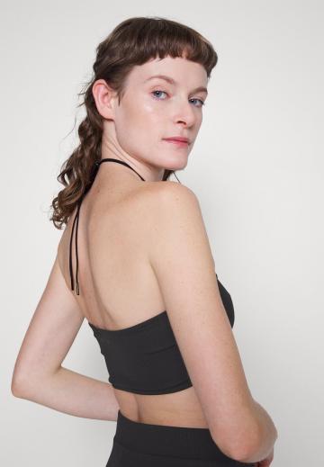 Бюстгальтер без бретелек