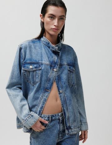 Джинсовая куртка