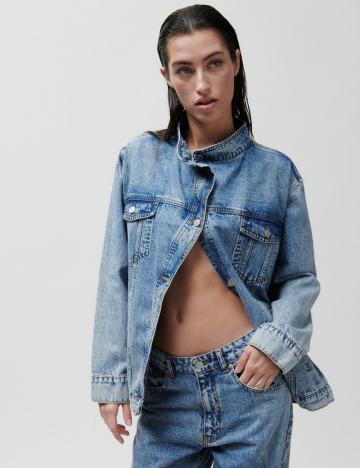 Джинсовая куртка