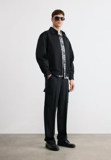 Брюки с накладными карманами