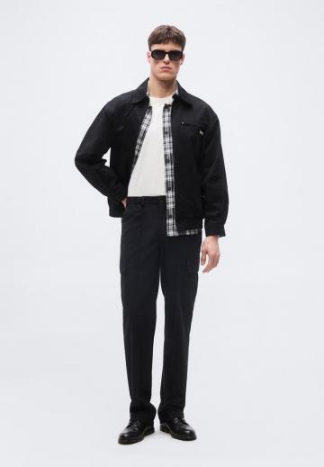 Брюки с накладными карманами