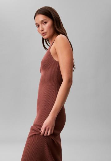 Вязаное платье