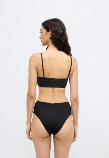 Топ без бретелек