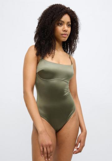 Слитный купальник