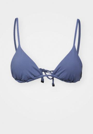 Треугольное бикини