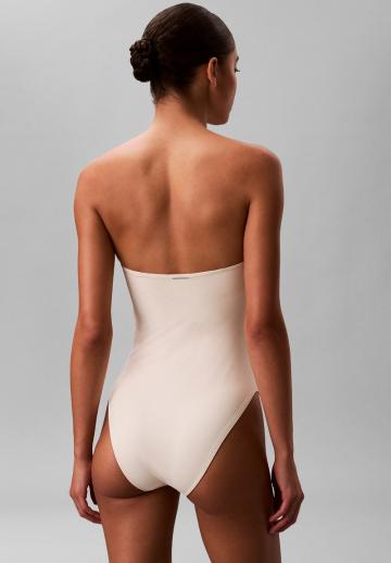 Слитный купальник