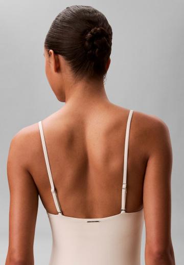 Слитный купальник